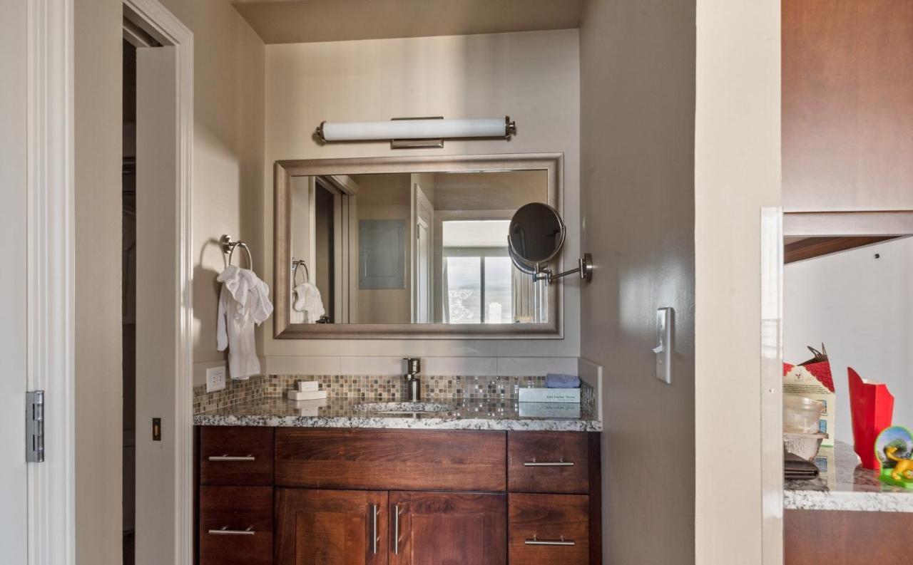 Private One Bedroom Condo, With Corporate Rental Car Savings Code Included, Free Onsite Parking Honolulu Exterior photo